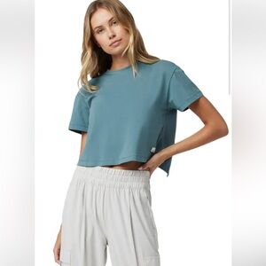 Vuori Women's Short Sleeve Feather Cross Back
Medium